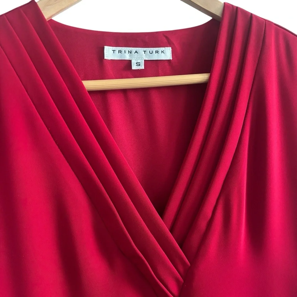 Trina Turk Zula Double Georgette Pleated V-Neck Cap Sleeve Shift Dress - Picture 9 of 14